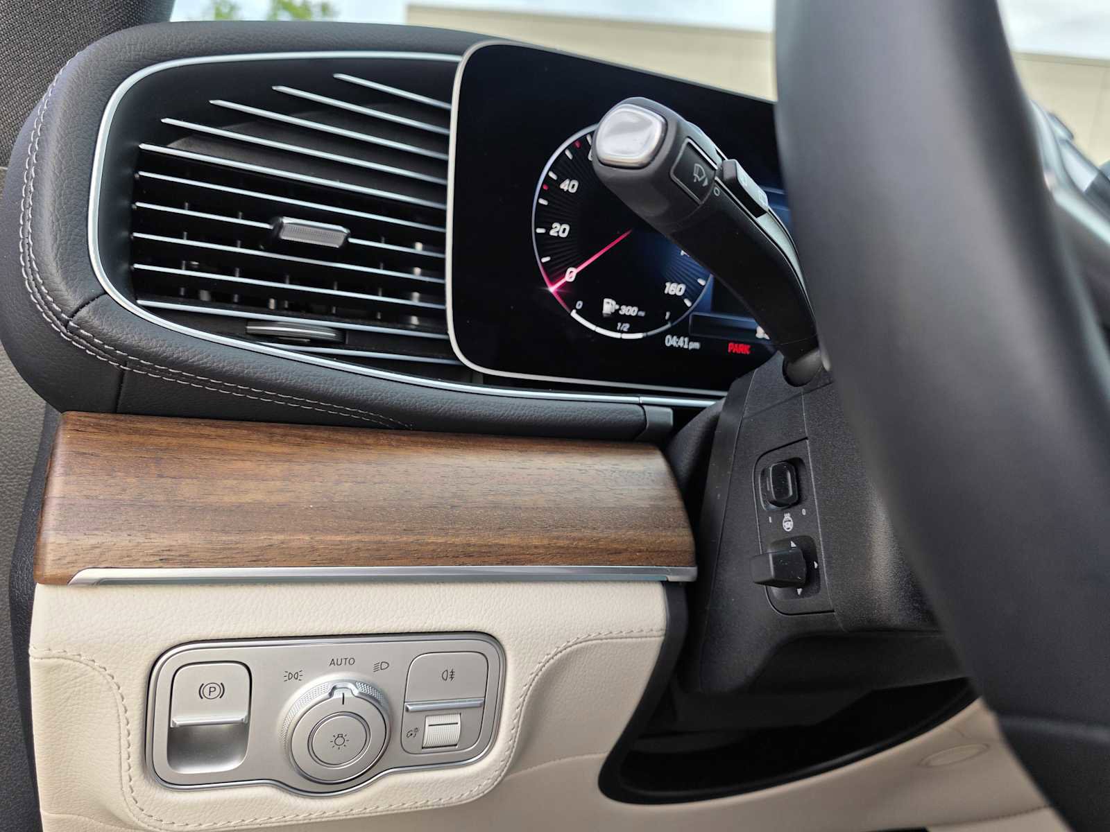 Used 2025 Mercedes-Benz GLE 350 4MATIC image 21