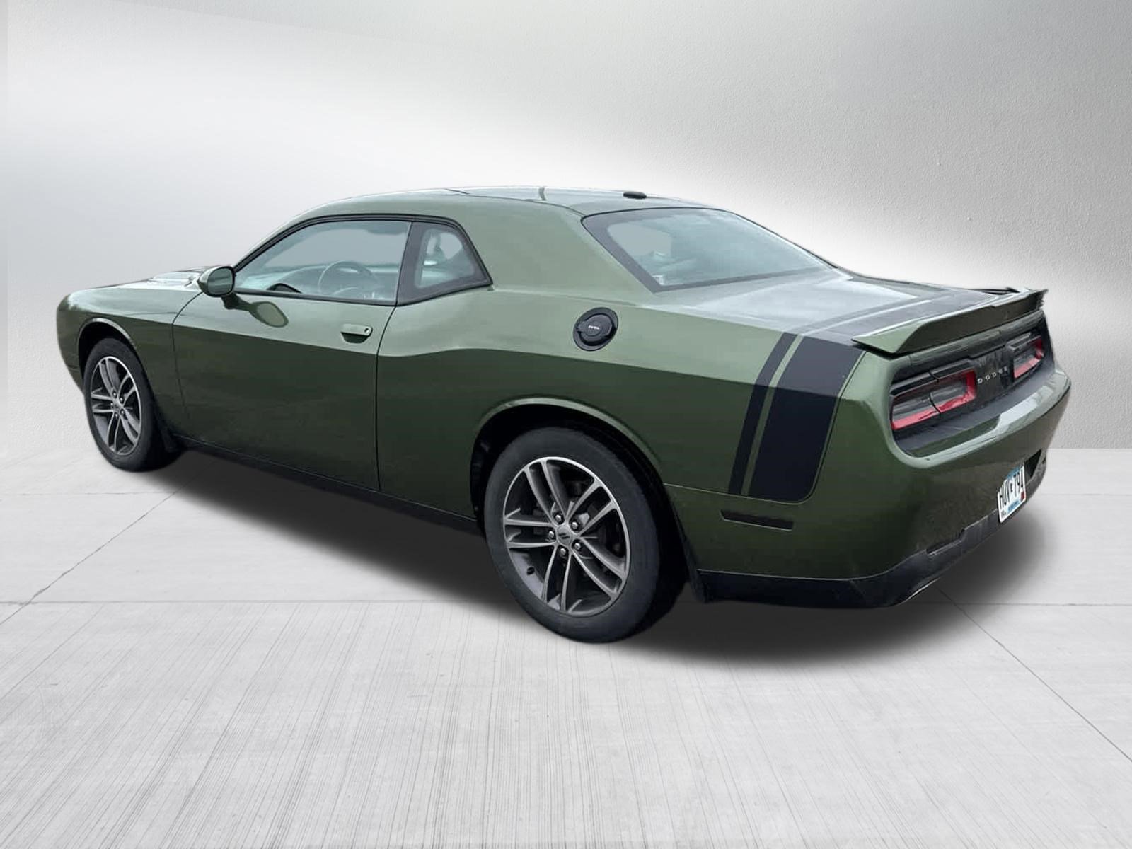 Used 2019 Dodge Challenger SXT image 5
