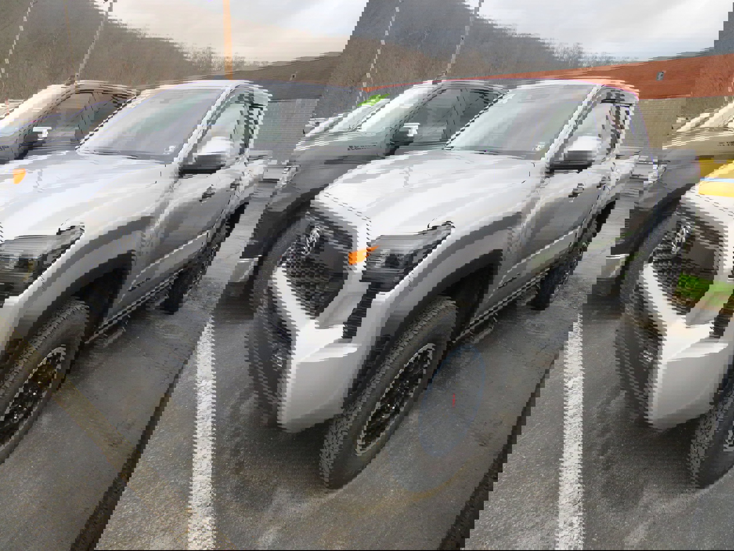 Used 2024 Toyota Tacoma TRD Off-Road w/ TRD Off Road Premium Package image 3