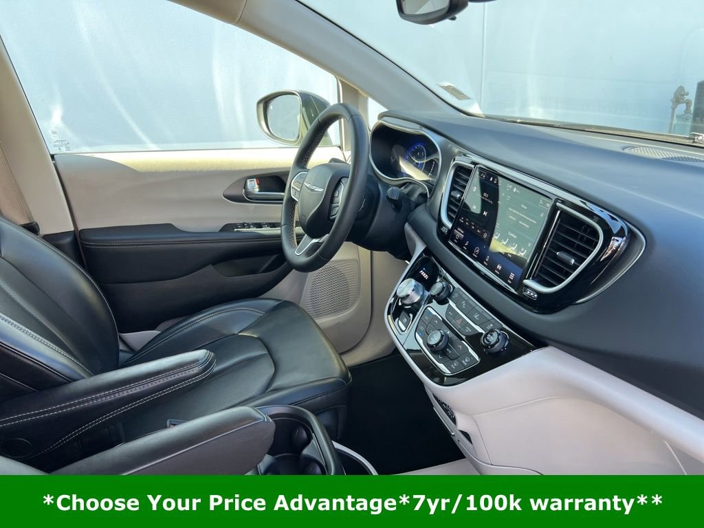 Certified 2023 Chrysler Pacifica Touring-L image 26
