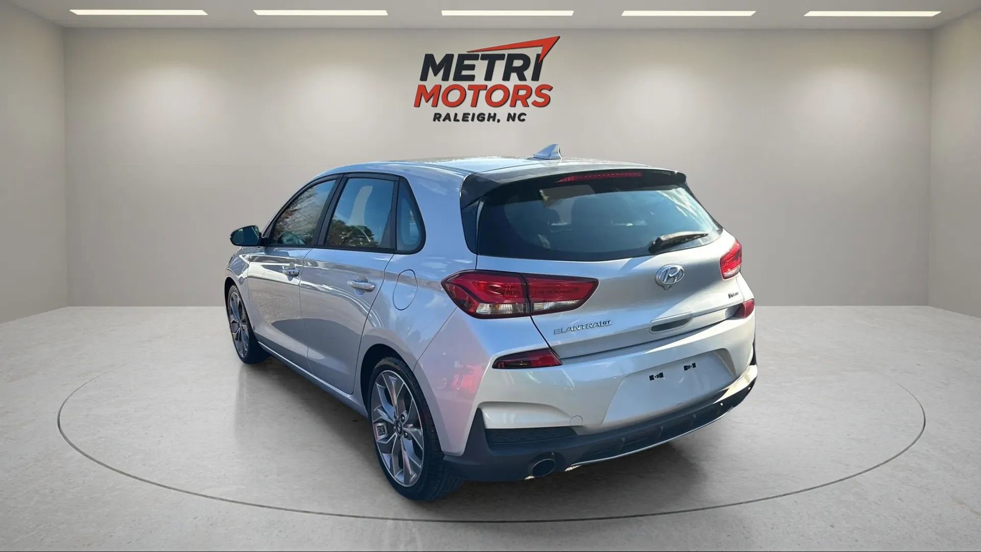 Used 2019 Hyundai Elantra GT N Line image 9