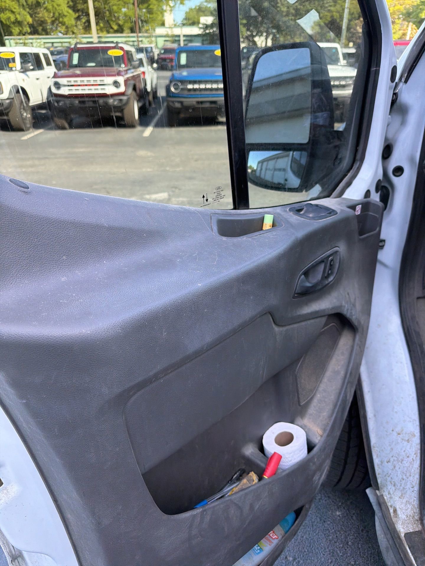 Used 2020 Ford Transit 250 Medium Roof w/ Load Area Protection Package image 9