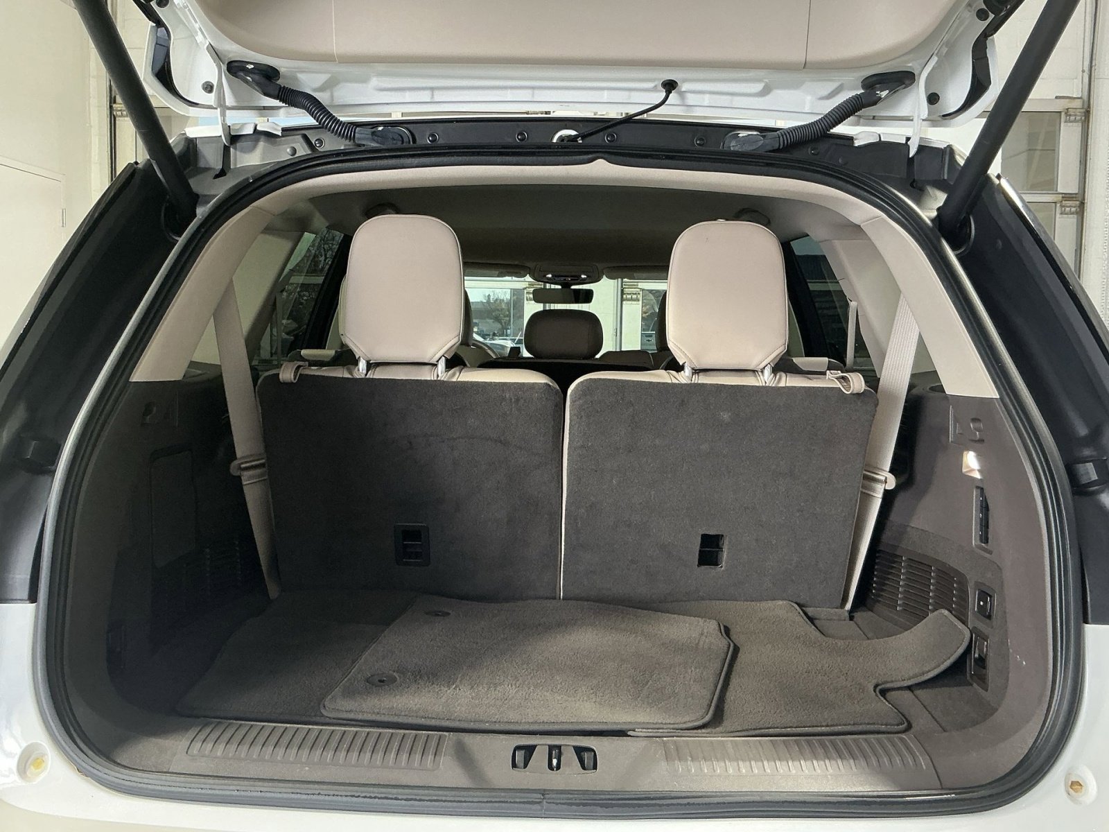 Used 2023 Lincoln Aviator AWD image 25