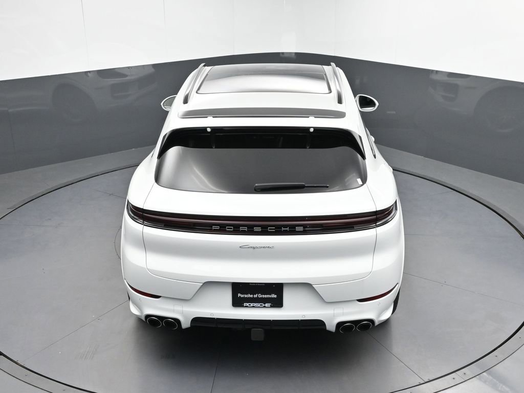 Certified 2025 Porsche Cayenne AWD/4WD image 29
