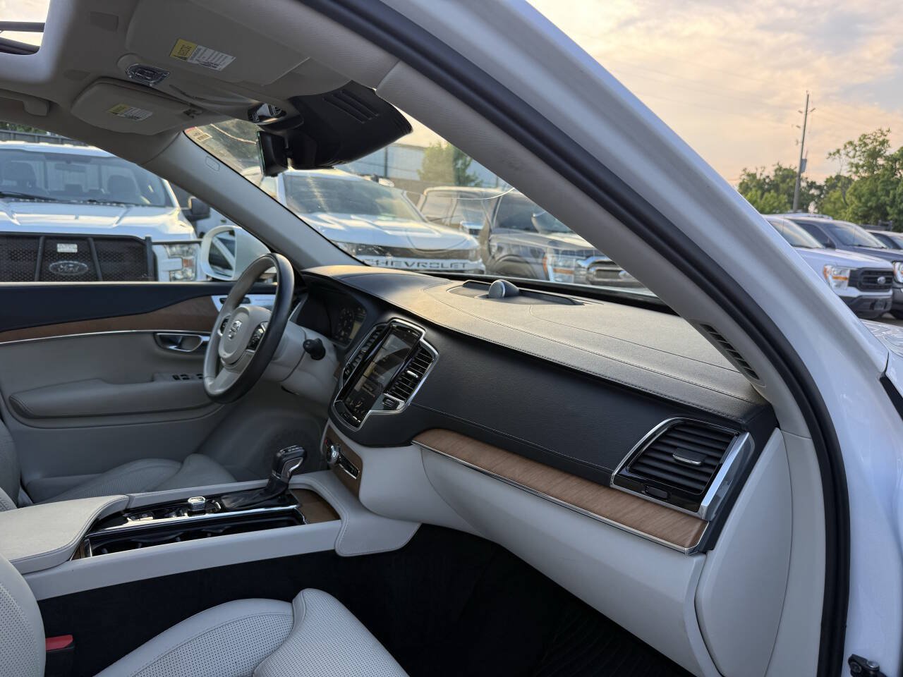 Used 2018 Volvo XC90 T6 Inscription w/ Convenience Package AWD/4WD image 9