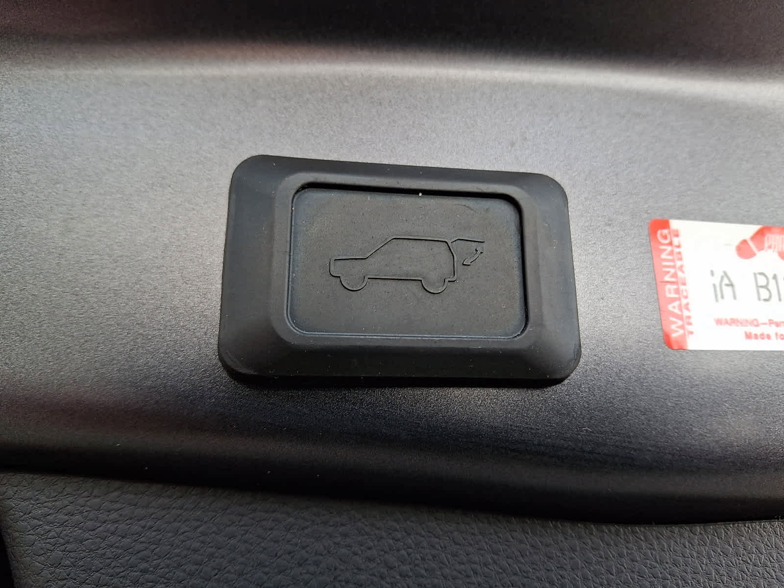 Certified 2020 Toyota RAV4 XLE image 32