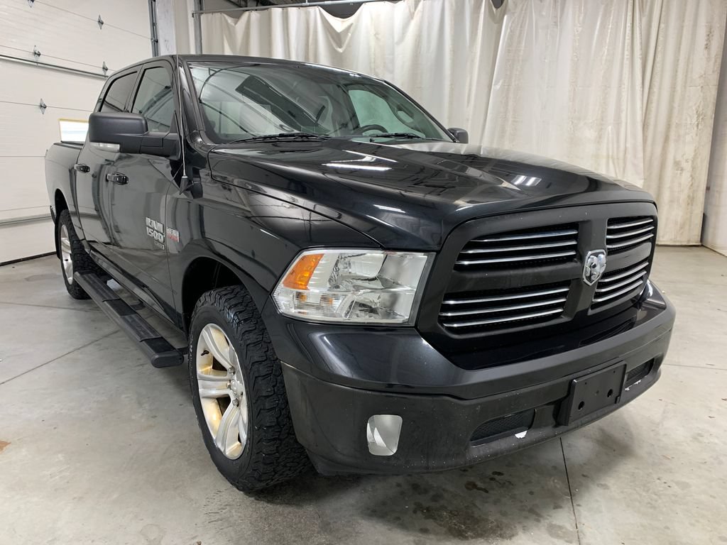 Used 2019 RAM 1500 Classic SLT w/ SLT Plus D←cor Group AWD/4WD image 14