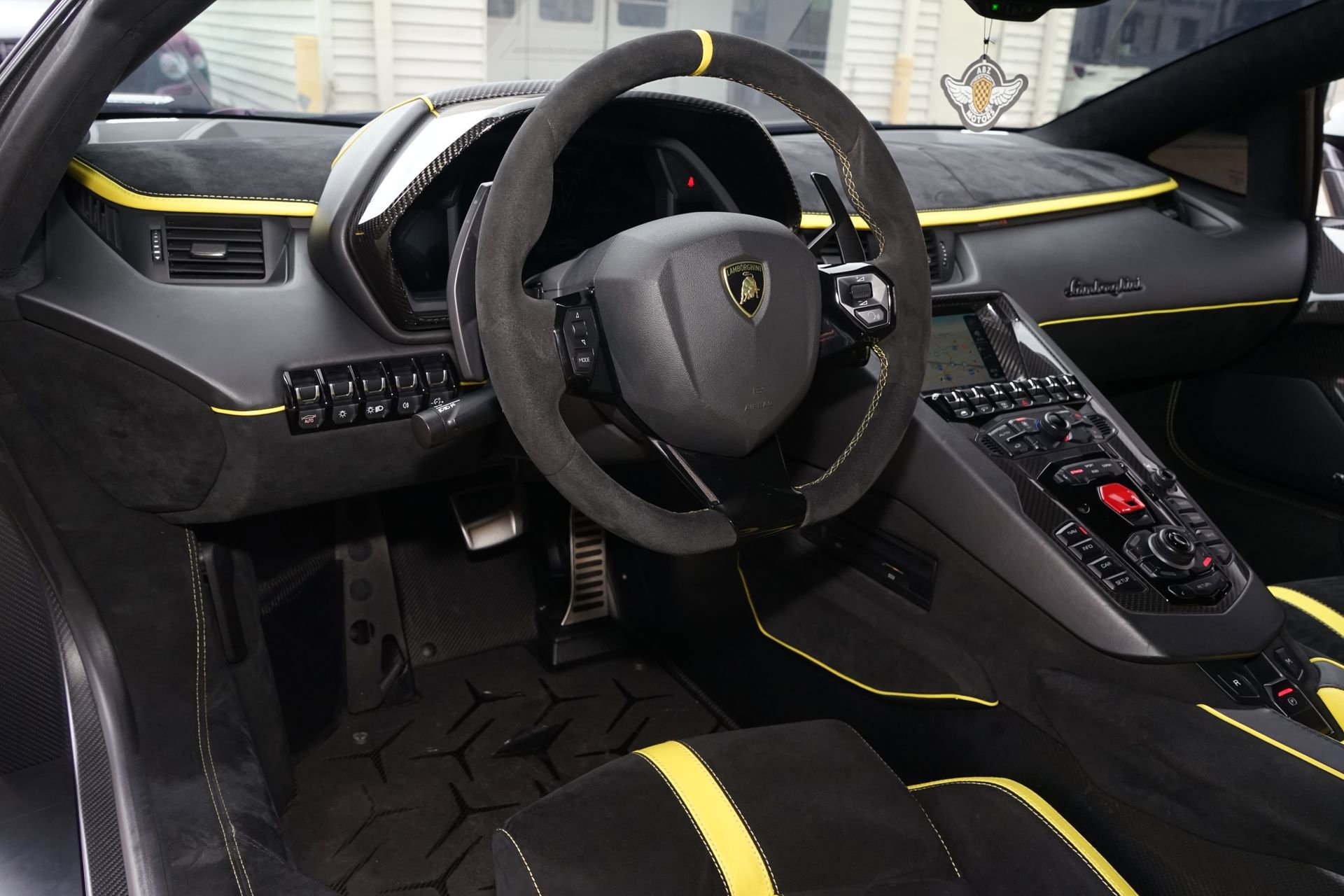 Used 2019 Lamborghini Aventador SVJ image 20