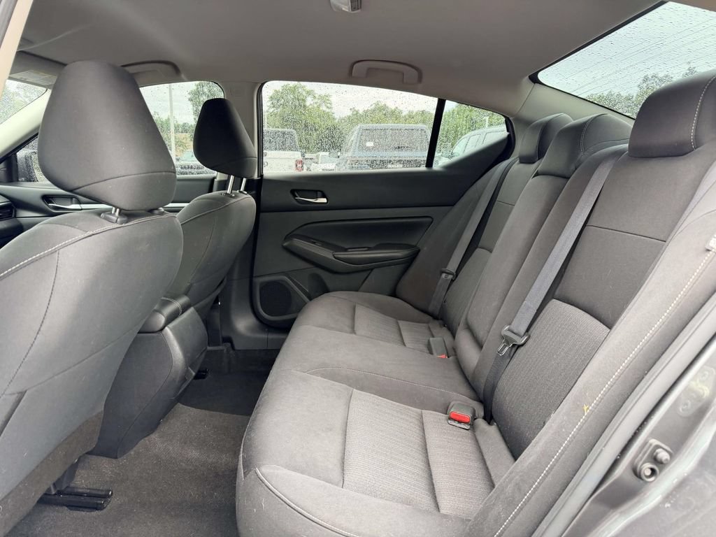 Used 2022 Nissan Altima 2.5 SV FWD image 12