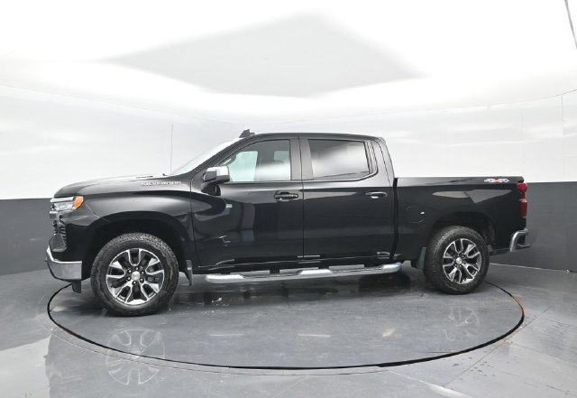 Used 2024 Chevrolet Silverado 1500 LT AWD/4WD image 4