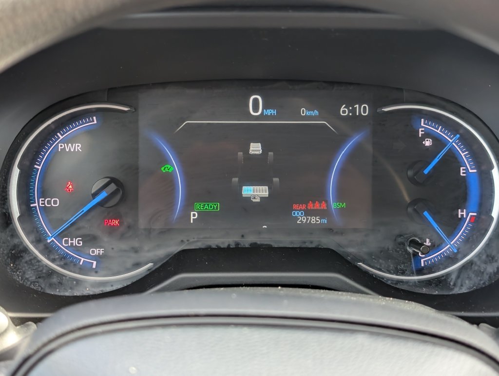 Used 2024 Toyota RAV4 LE AWD/4WD image 14