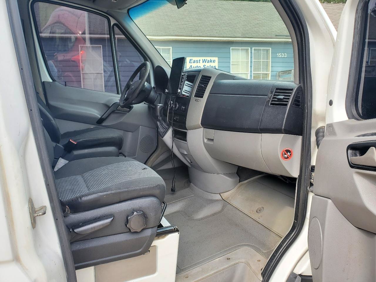 Used 2012 Freightliner Sprinter 2500 RWD image 5