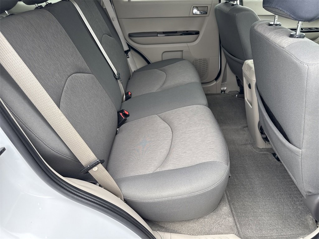 Used 2008 MAZDA Tribute i w/ Cargo Area Cover Pkg image 32