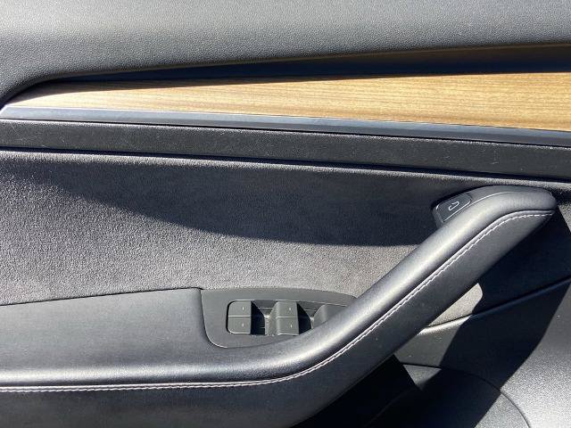 Used 2022 Tesla Model 3 Performance AWD/4WD image 17