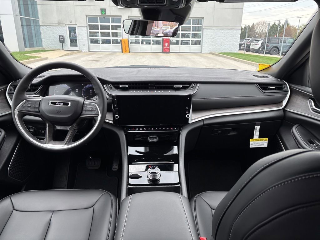 New 2026 Jeep Grand Cherokee Limited AWD/4WD image 10