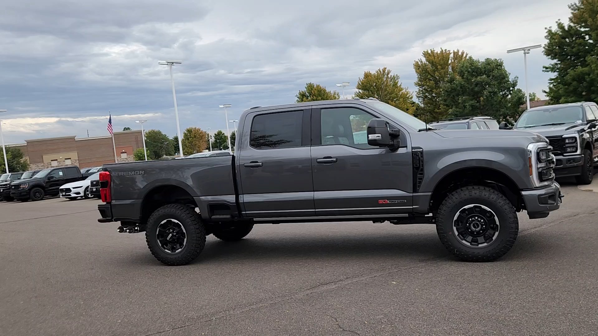 New 2026 Ford F350 Platinum w/ Tremor Off-Road Package AWD/4WD image 10