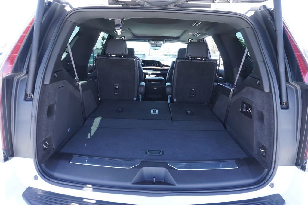 Certified 2023 Cadillac Escalade Premium Luxury AWD/4WD image 8