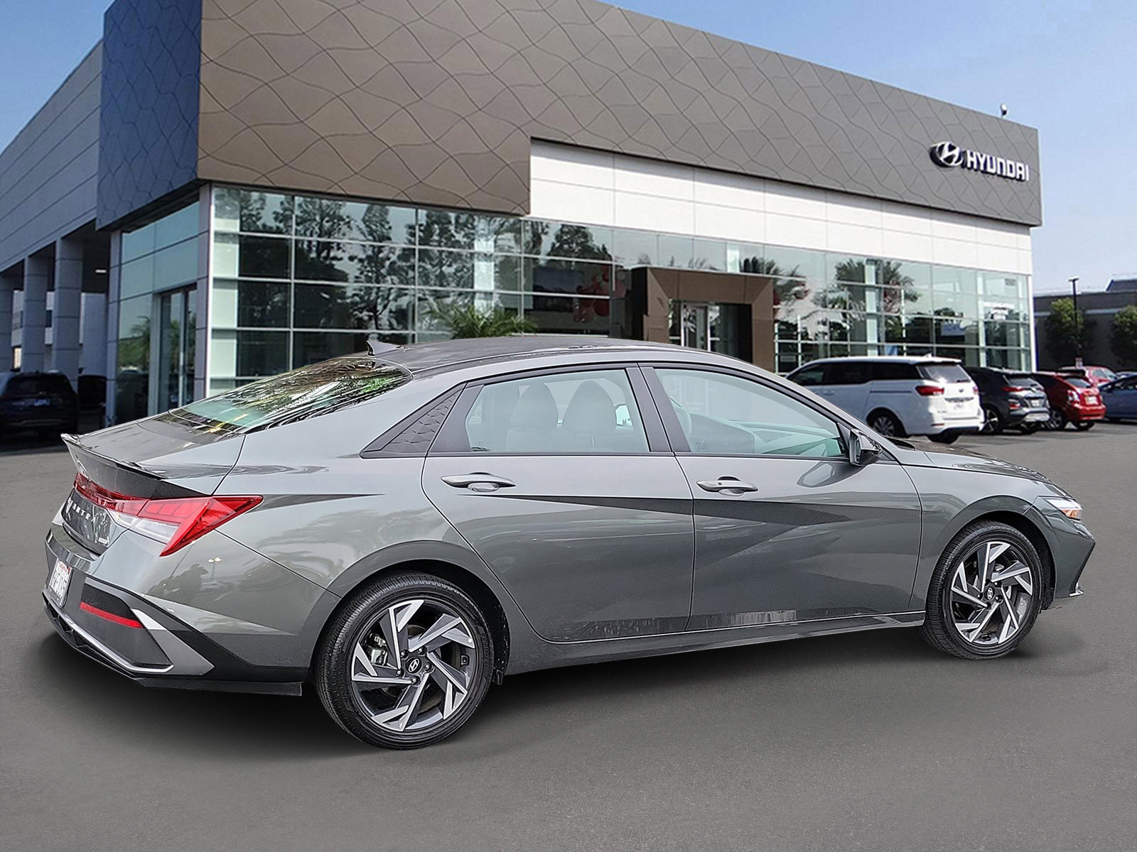 Certified 2025 Hyundai Elantra SEL FWD image 2