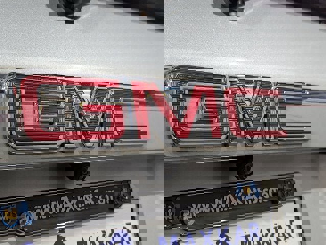 Used 2018 GMC Acadia SLE image 55