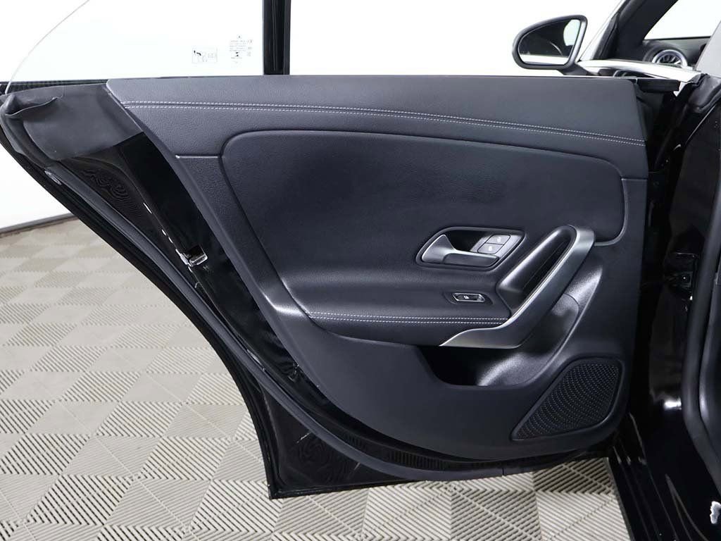 Used 2025 Mercedes-Benz CLA 250 4MATIC image 24