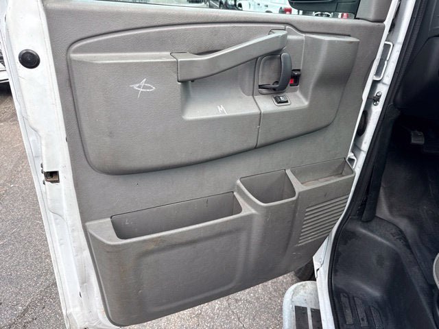 Used 2025 GMC Savana 2500 w/ Driver Convenience Package RWD image 8