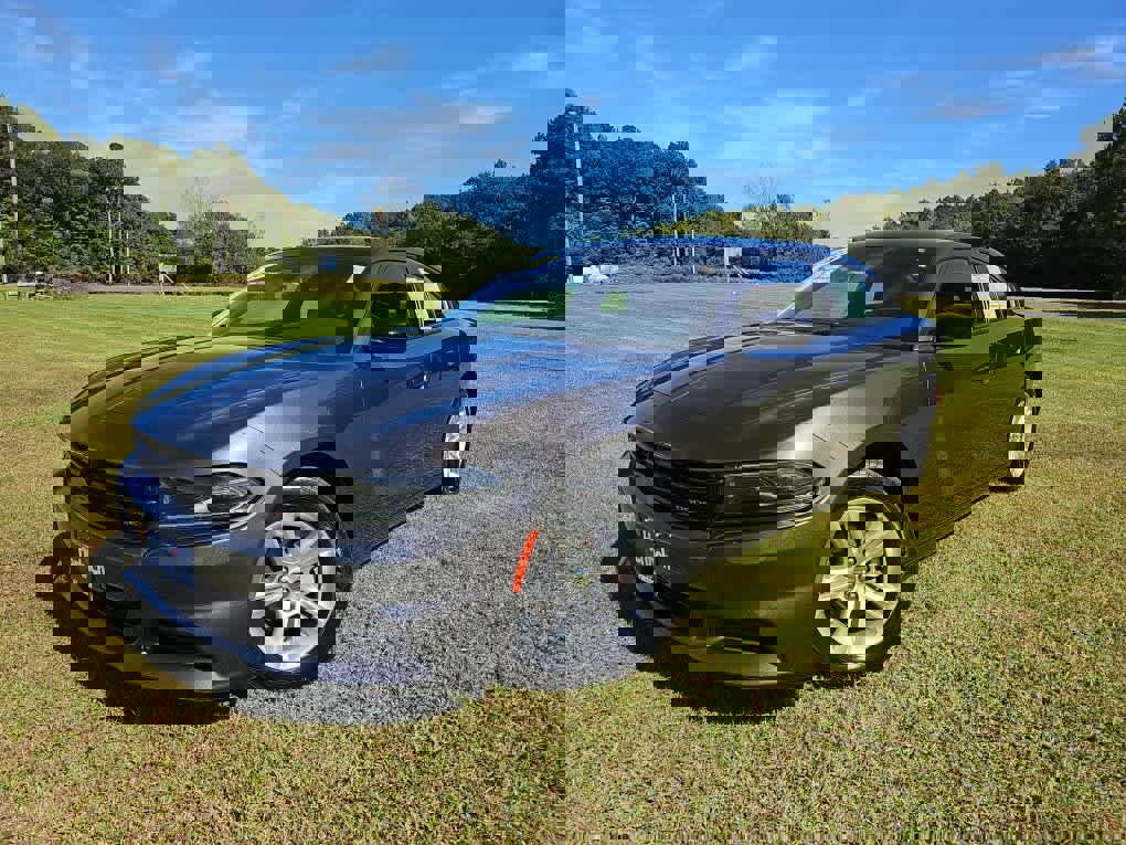 Used 2023 Dodge Charger SXT image 1