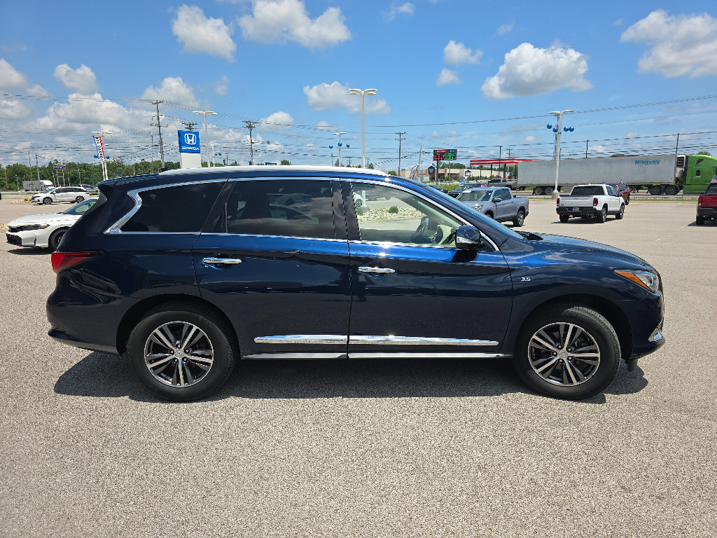 Used 2017 INFINITI QX60 Luxe w/ Premium Plus Package AWD/4WD image 7