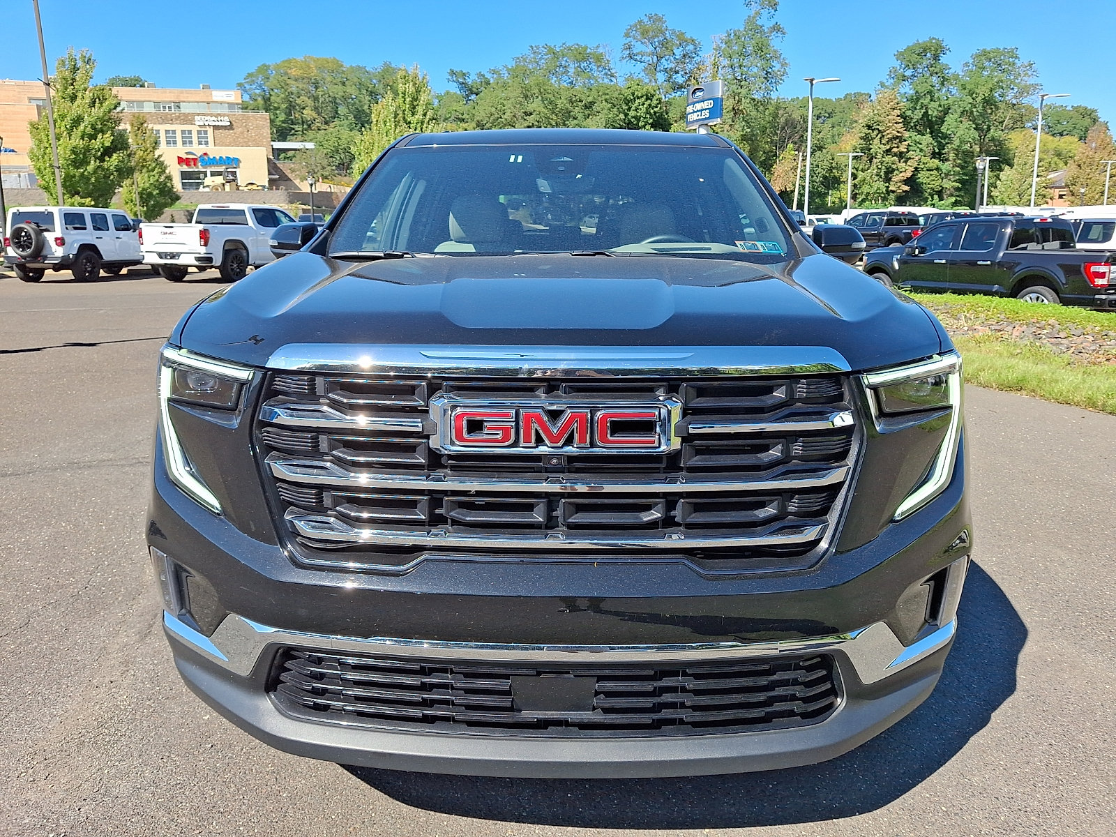 Used 2026 GMC Acadia Elevation w/ Elevation Premium Package FWD image 2