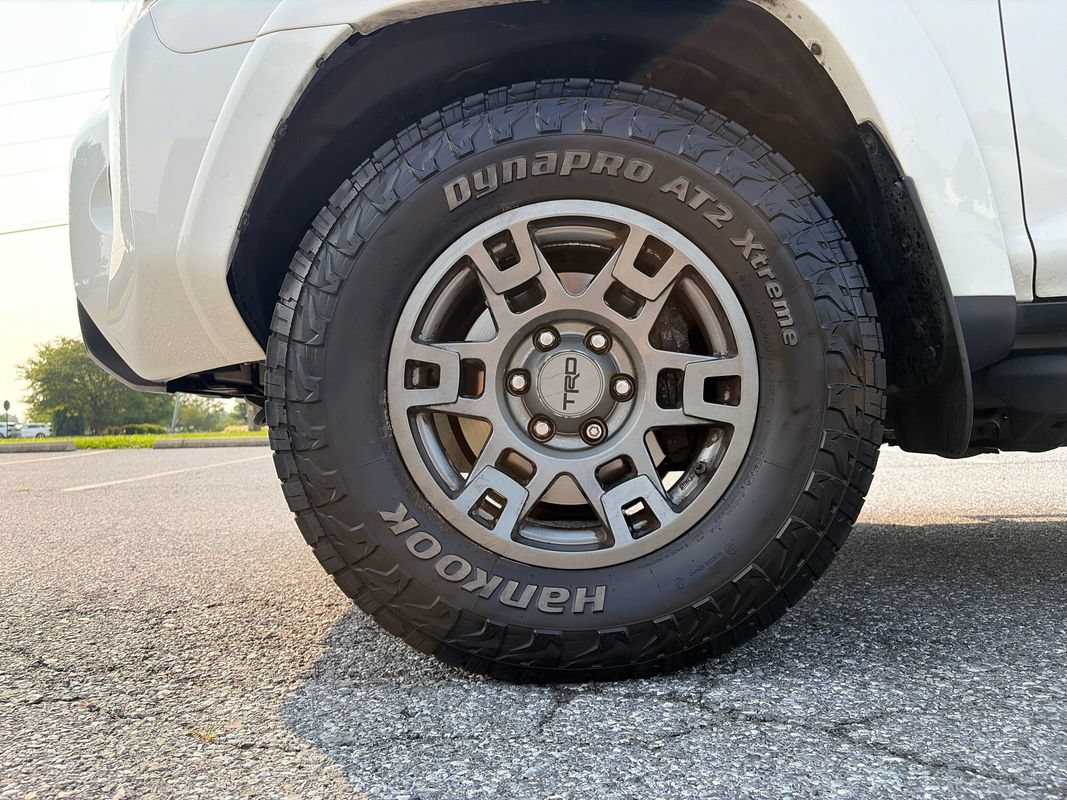 Used 2020 Toyota 4Runner Venture w/ Moonroof Package AWD/4WD image 30
