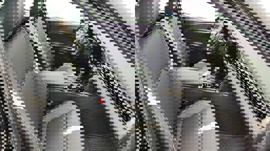 Used 2025 Toyota Camry SE w/ Convenience Package image 21