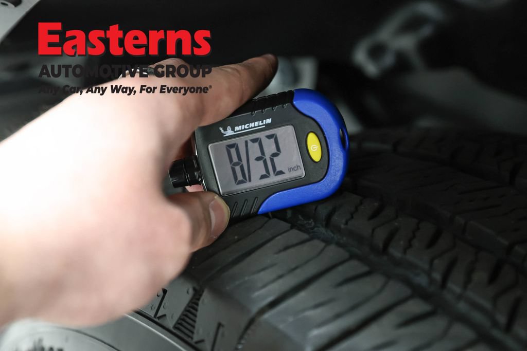 Used 2025 Jeep Wrangler Unlimited Sahara AWD/4WD image 23