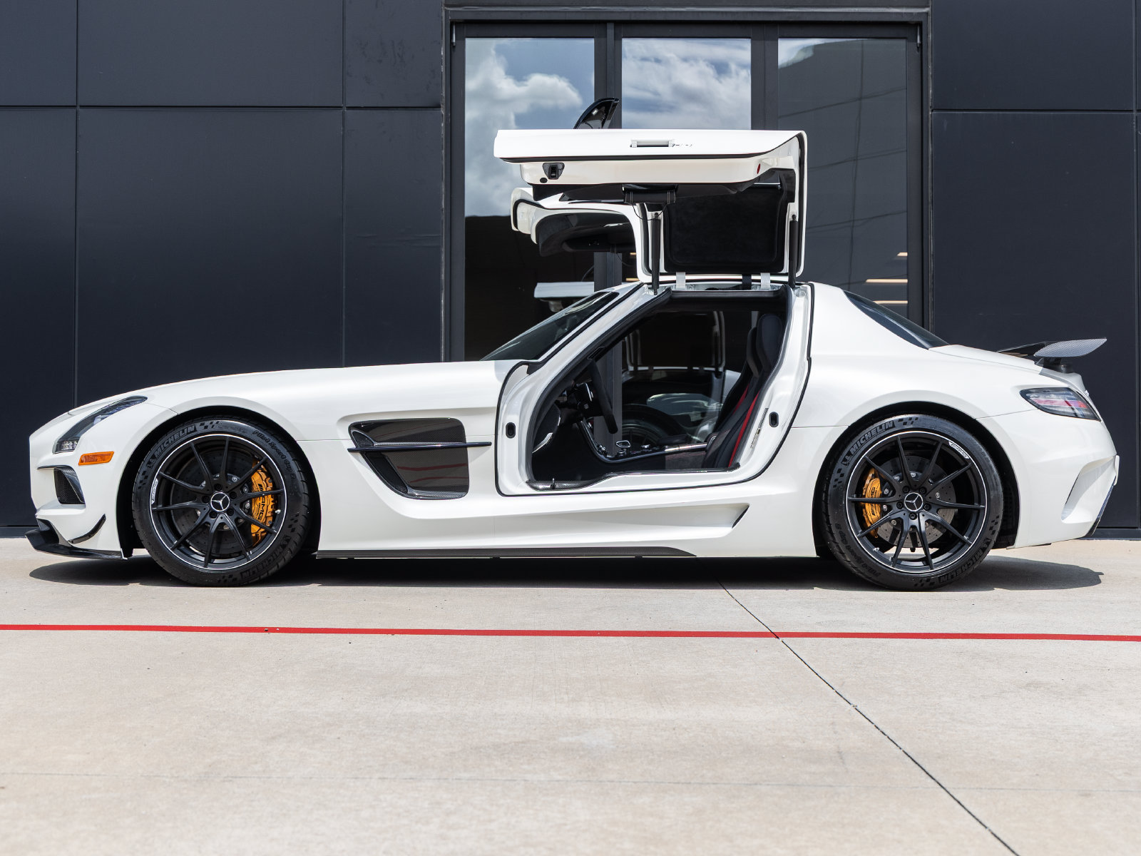 Used 2014 Mercedes-Benz SLS AMG Black Series image 11