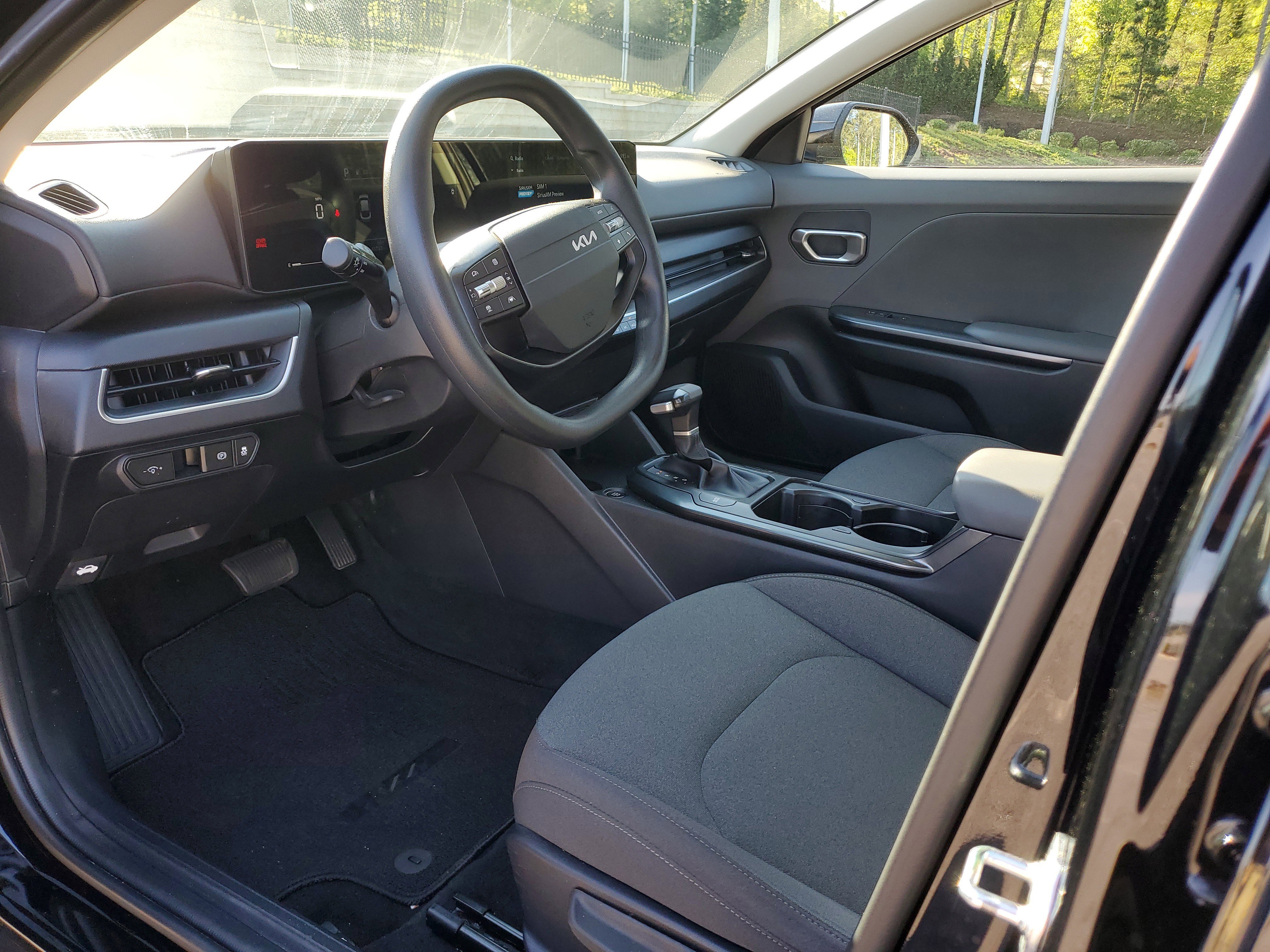 Used 2025 Kia K4 LX image 15