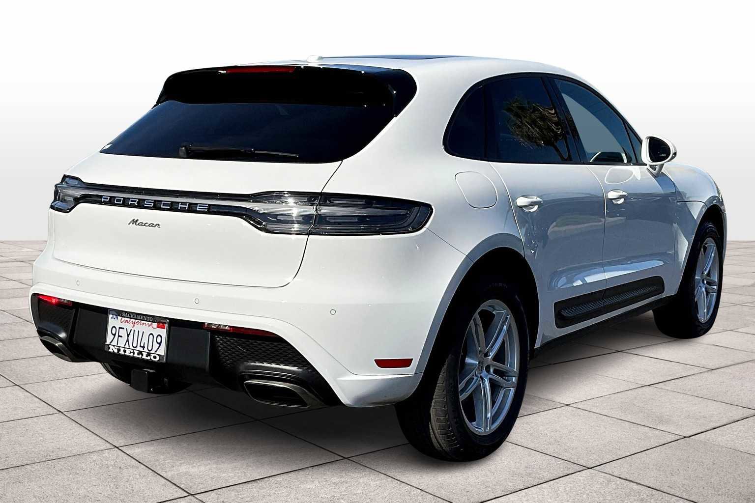 Used 2023 Porsche Macan image 16