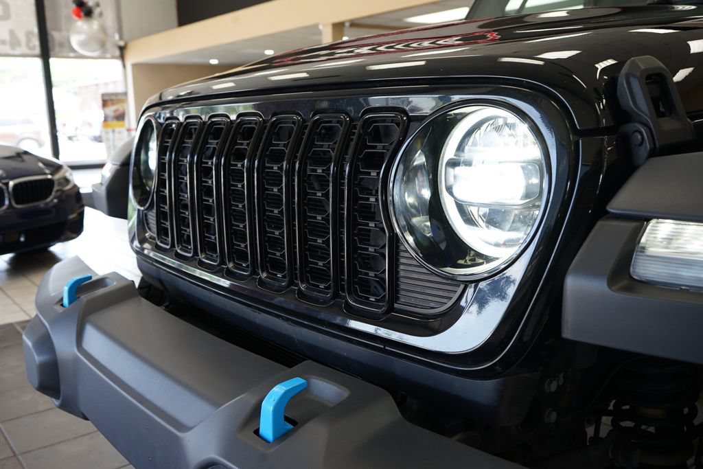 Used 2024 Jeep Wrangler Unlimited AWD/4WD image 23