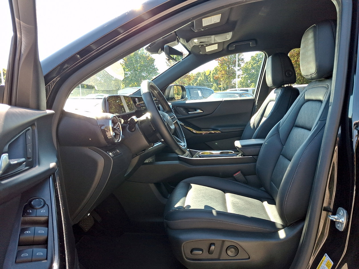 Used 2025 Chevrolet Equinox LT w/ Convenience Package II AWD/4WD image 13