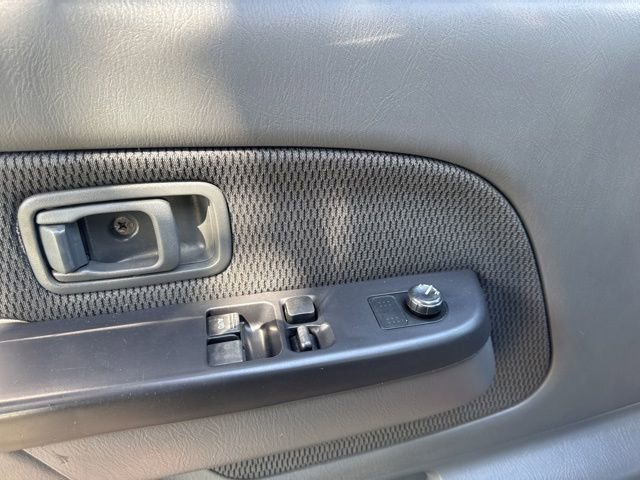 Used 2004 Nissan Frontier XE w/ (VTP) Value Truck Pkg image 20