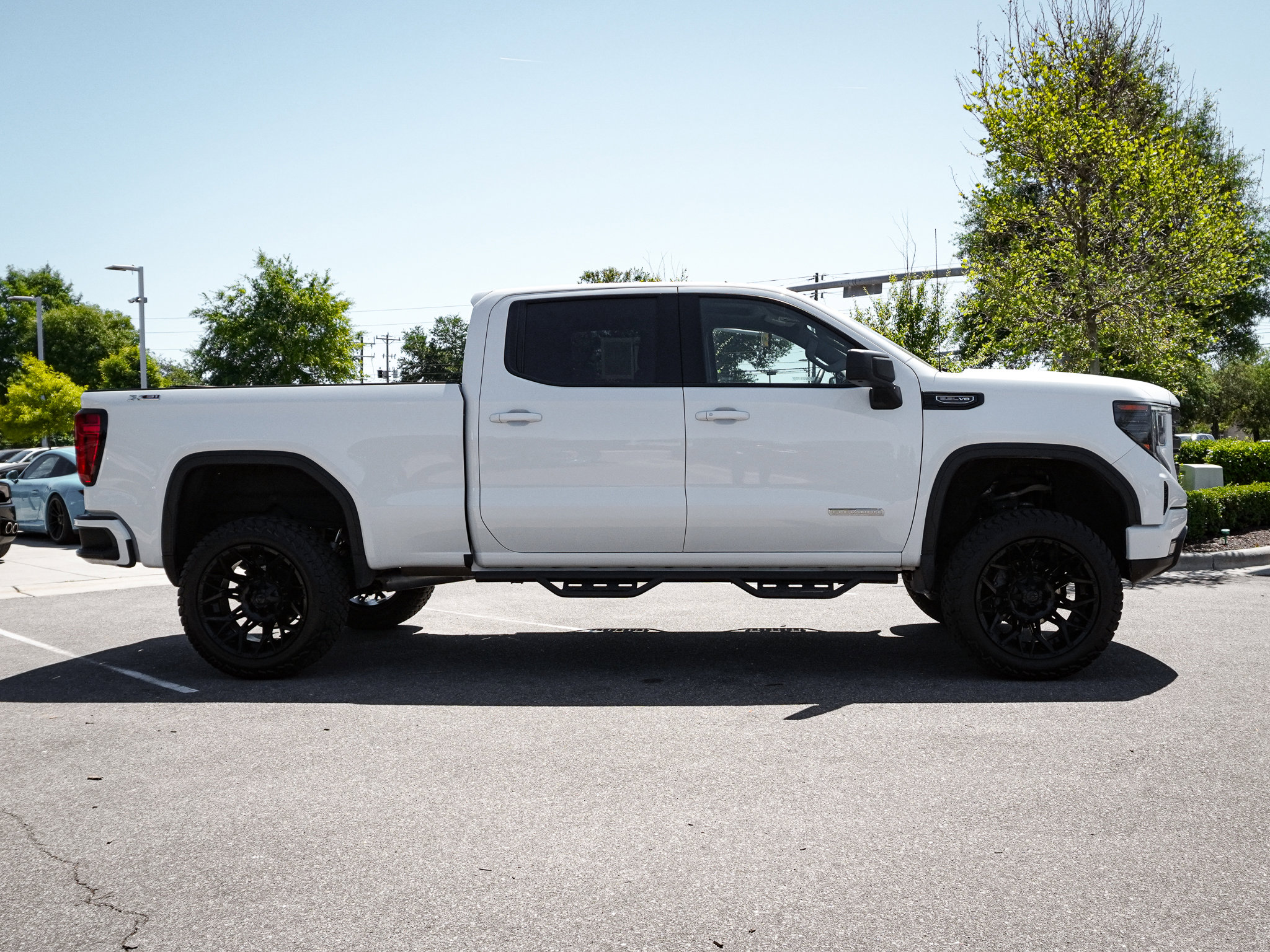 Used 2024 GMC Sierra 1500 Elevation w/ X31 Off-Road Package AWD/4WD image 10