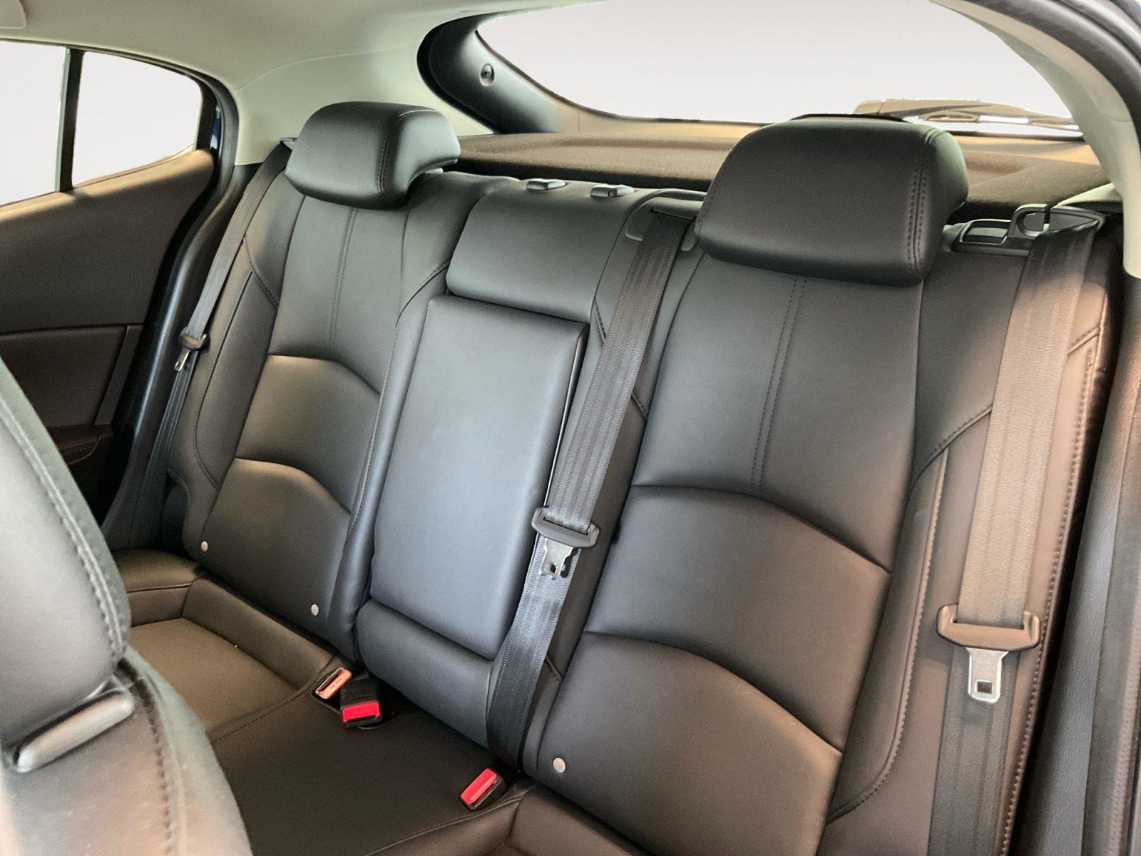 Used 2018 MAZDA MAZDA3 Touring FWD image 13