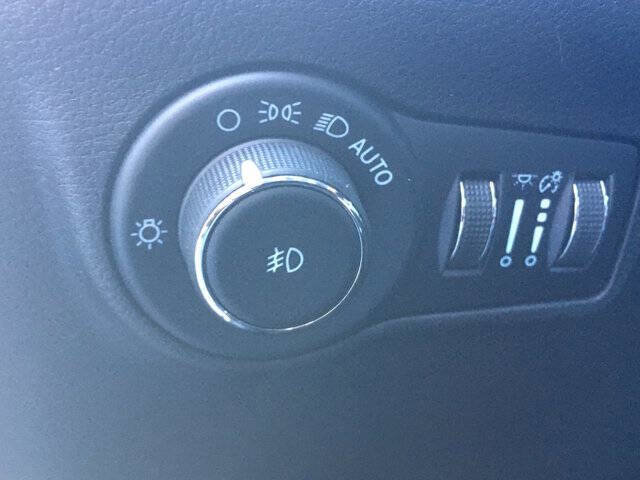 Used 2022 Jeep Compass Limited image 14