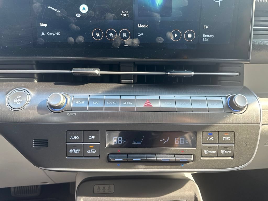 Used 2024 Hyundai Kona SEL FWD image 15
