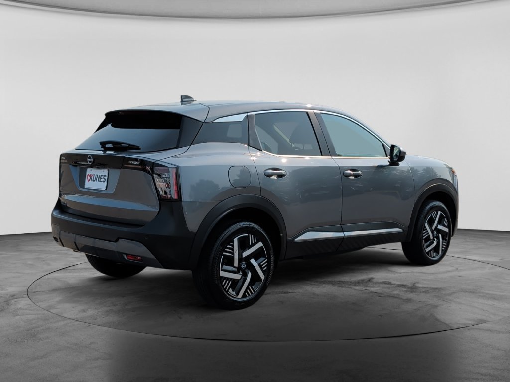 Used 2025 Nissan Kicks SV FWD image 8
