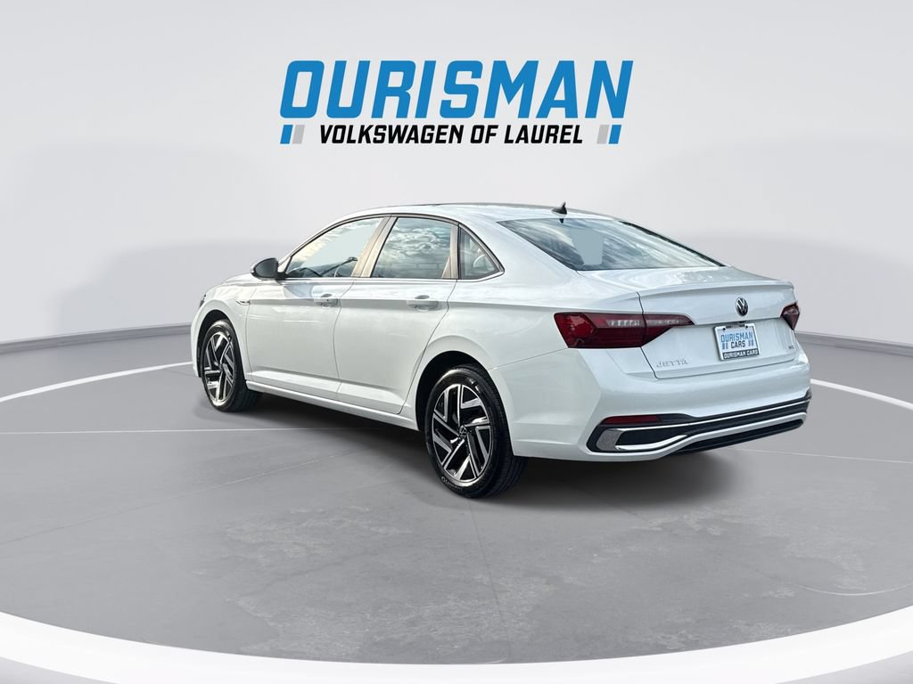 Used 2024 Volkswagen Jetta SEL FWD image 6