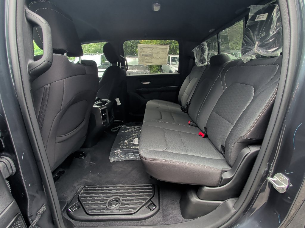 New 2026 RAM 1500 Express AWD/4WD image 14