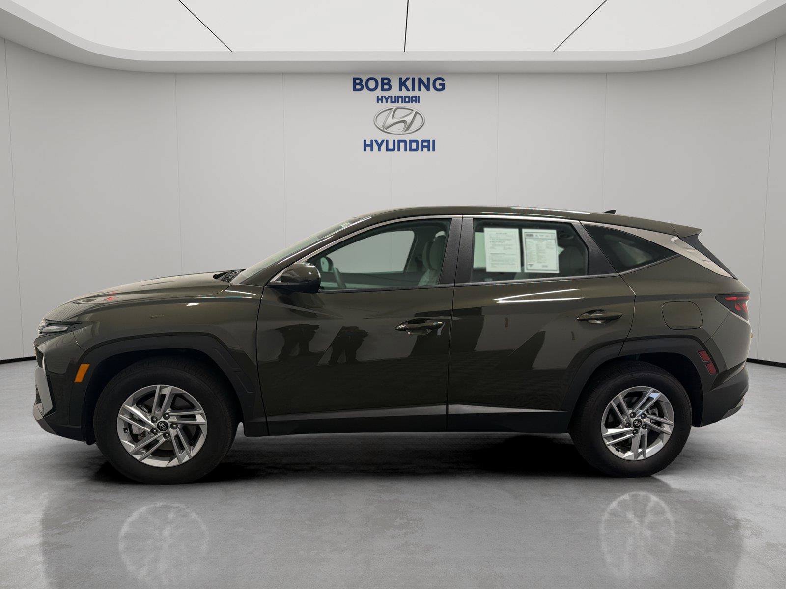 Used 2026 Hyundai Tucson SE FWD image 2