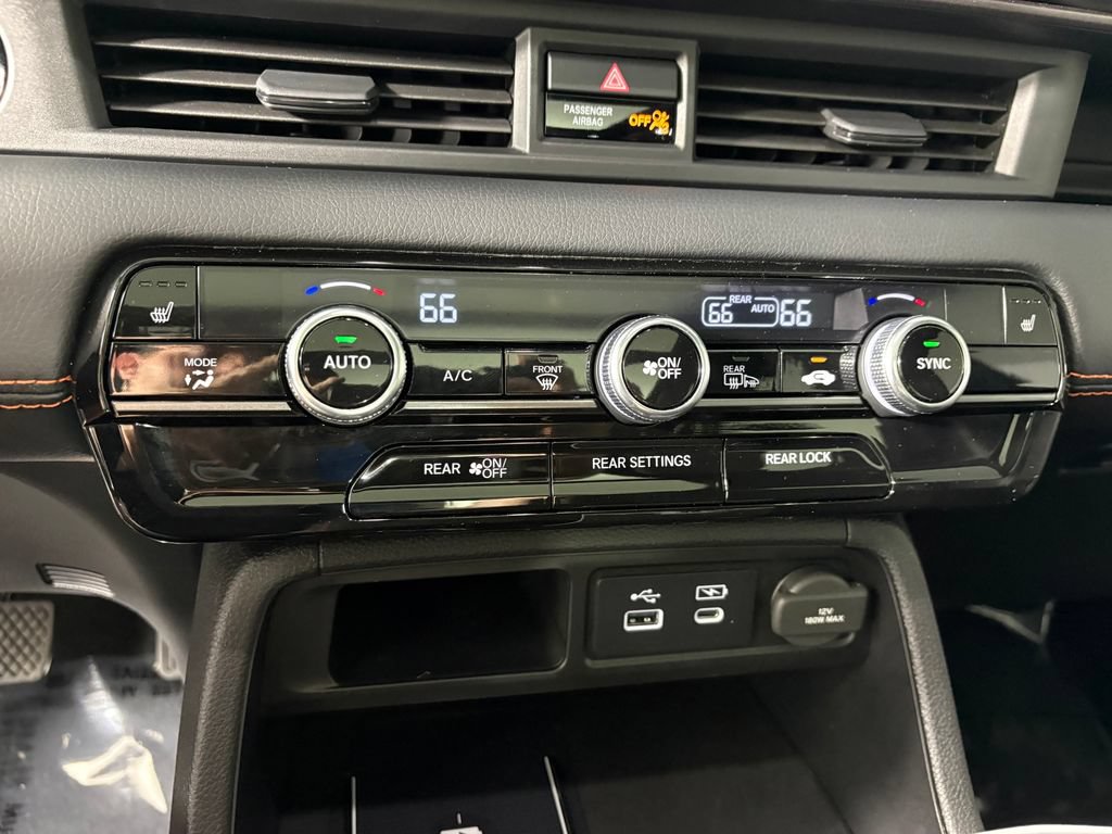 Used 2025 Honda Pilot TrailSport image 19