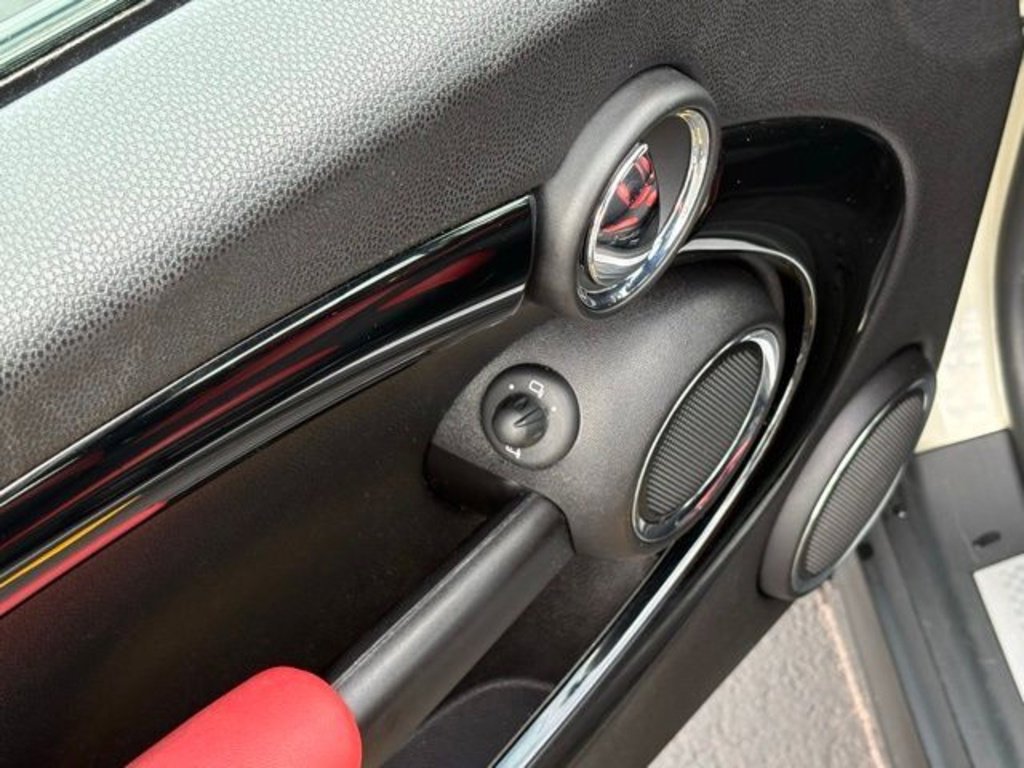 Used 2012 MINI Cooper S image 48