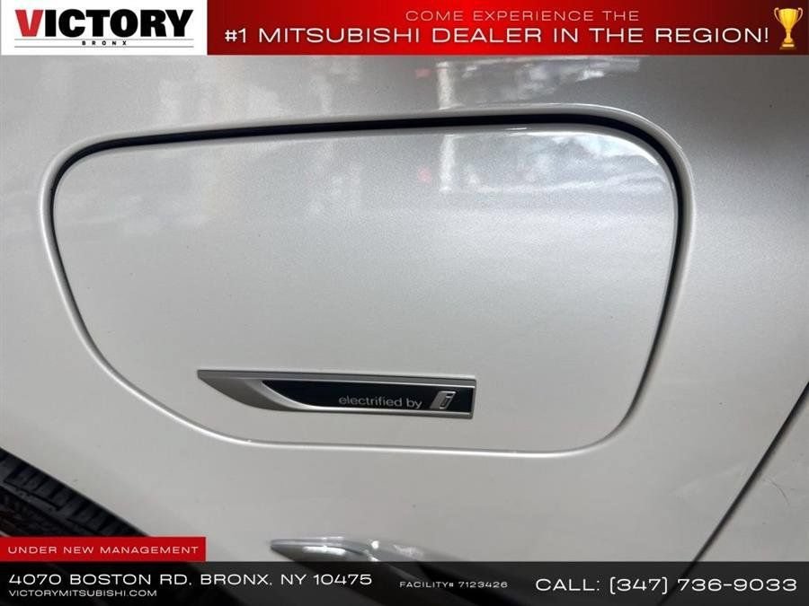 Used 2022 BMW 530e xDrive w/ Premium Package AWD/4WD image 30