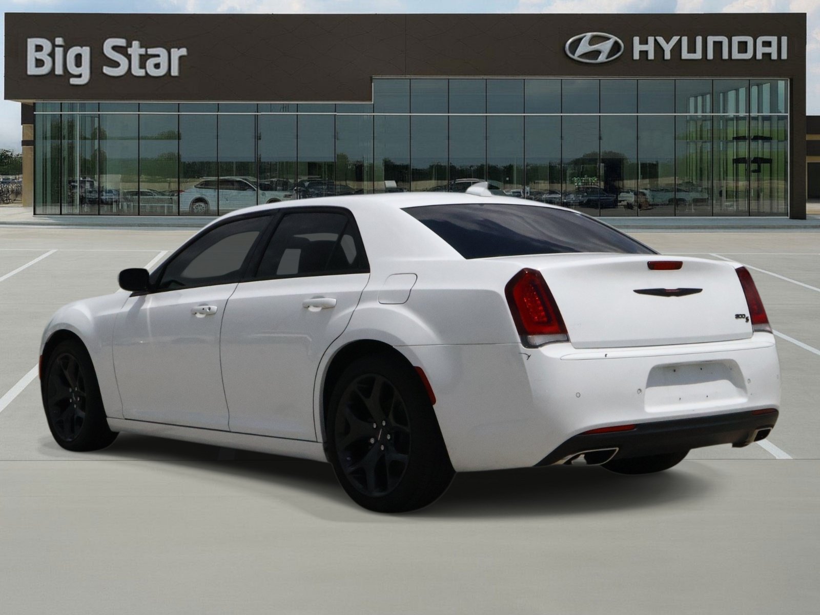 Used 2023 Chrysler 300 S RWD image 3