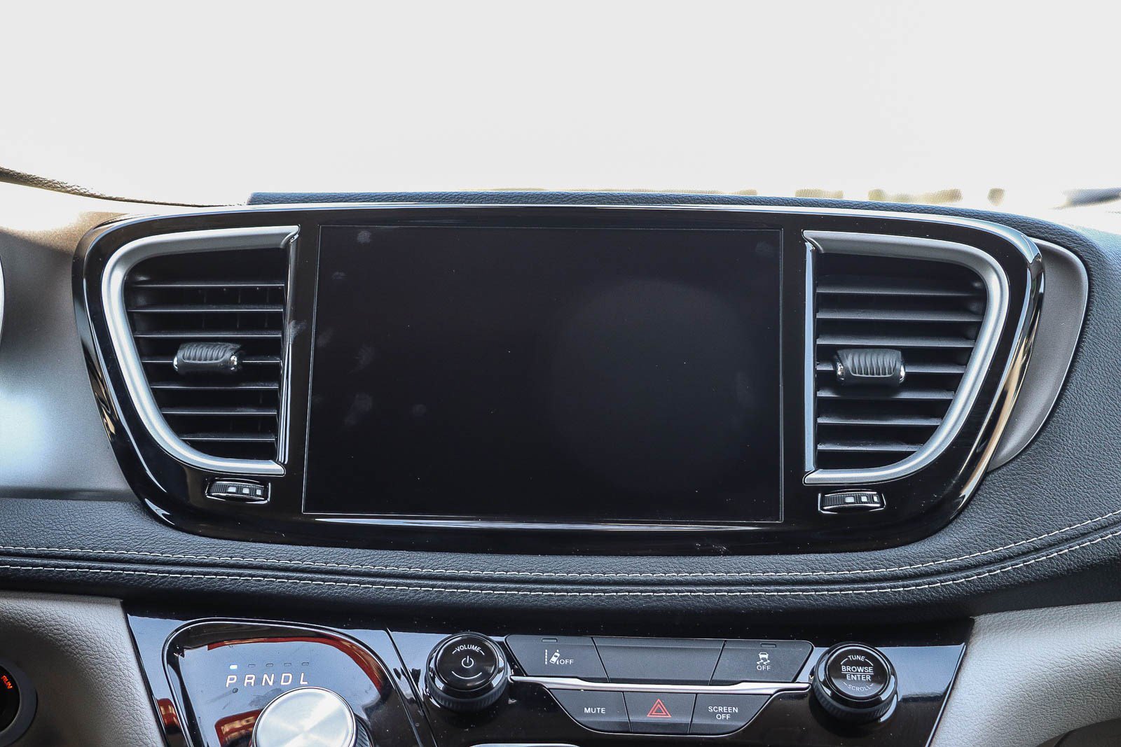 Used 2022 Chrysler Pacifica Touring-L FWD image 15